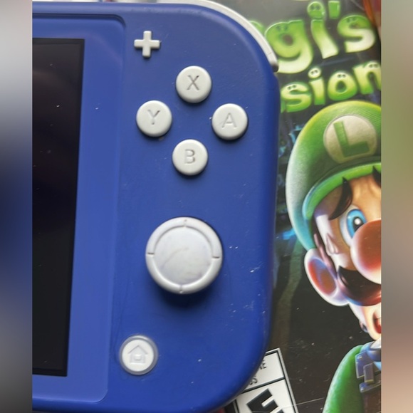 Nintendo Switch Lite with 9 games and $50 Nintendo eshop gift card - Picture 4 of 9